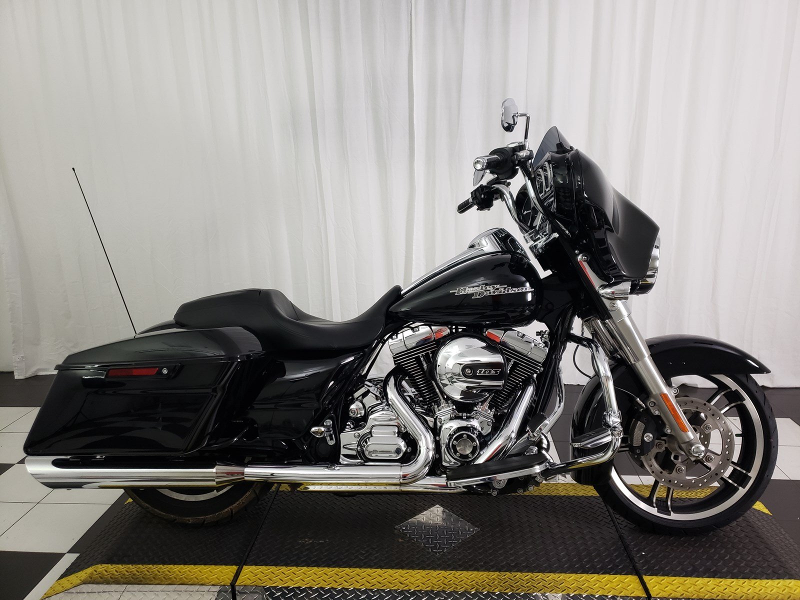 Pre-Owned 2014 Harley-Davidson Street Glide FLHX Touring in Mesa # ...