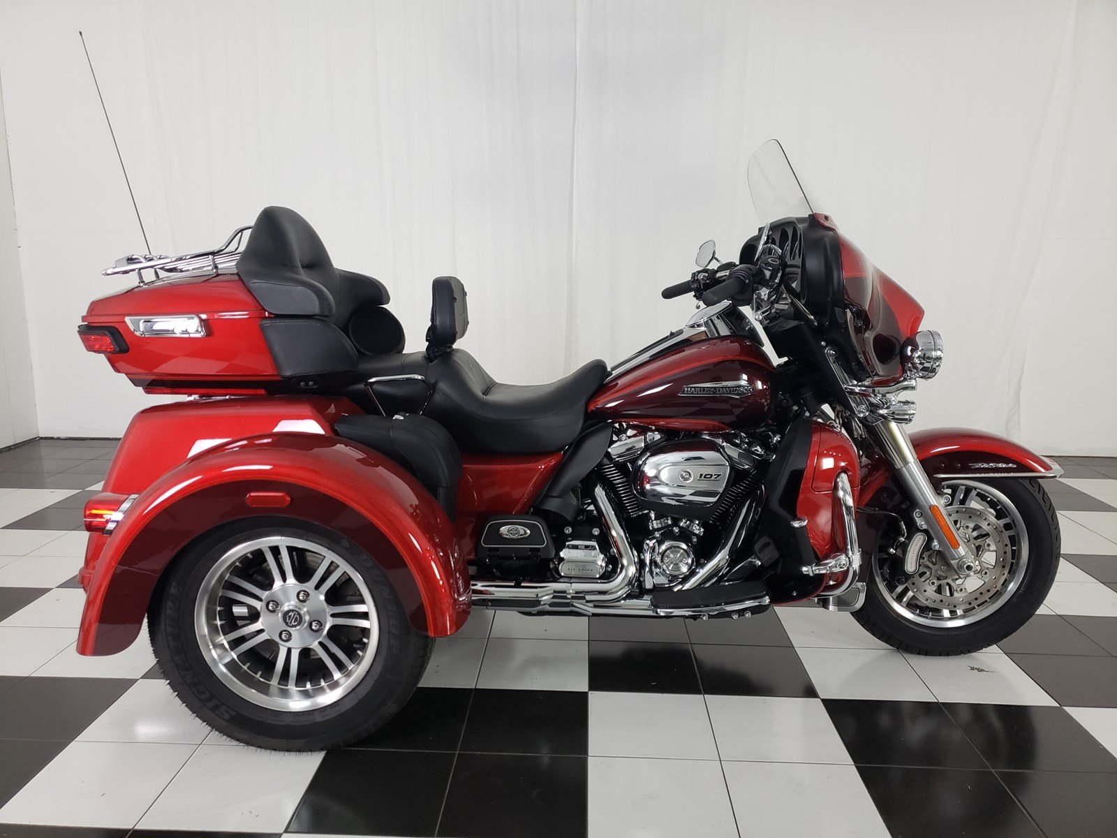 Pre-Owned 2018 Harley-Davidson Trike Tri Glide Ultra Classic FLHTCUTG ...