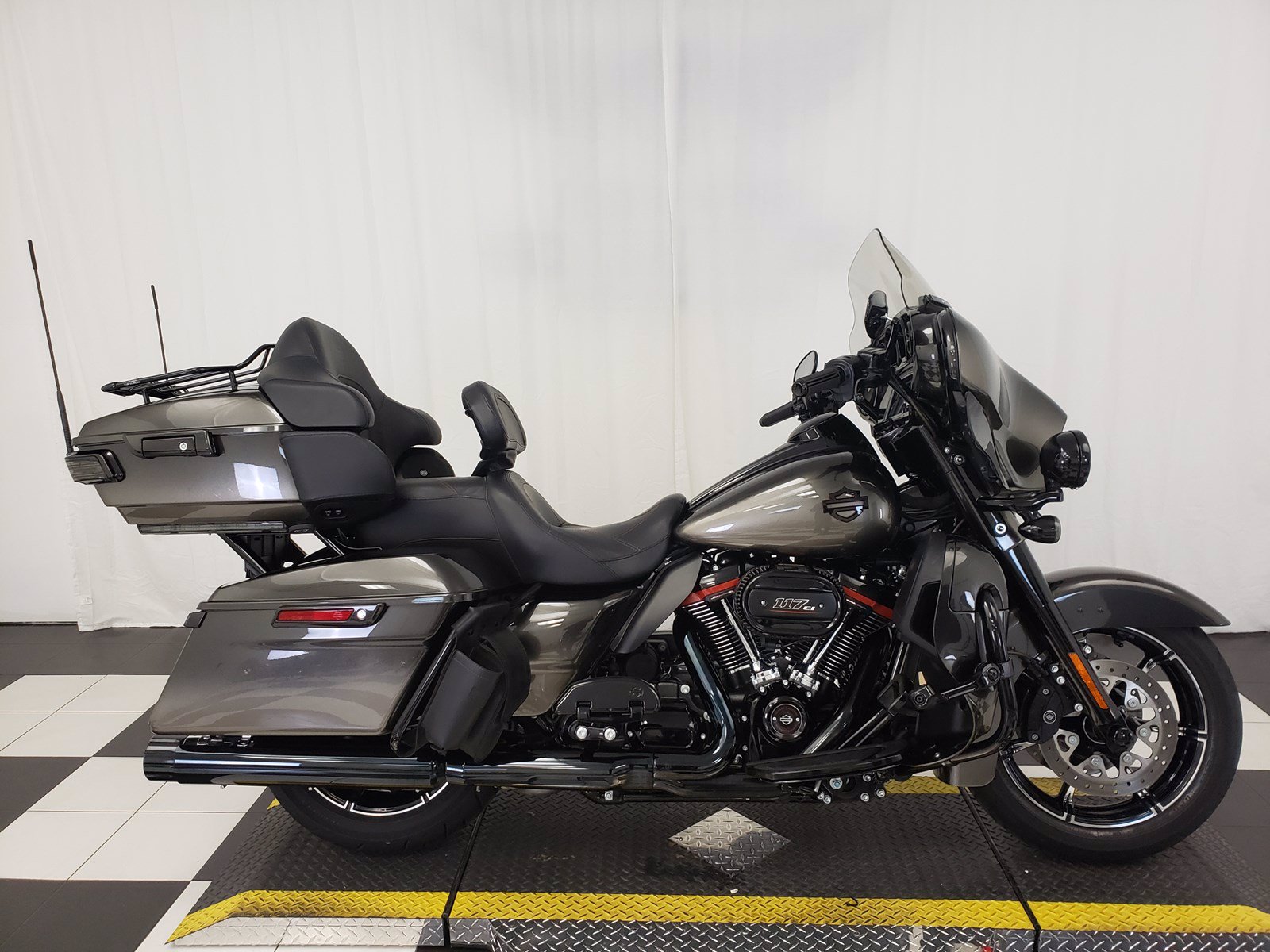 Pre-Owned 2018 Harley-Davidson Limited CVO FLHTKSE in Mesa #U954763 ...